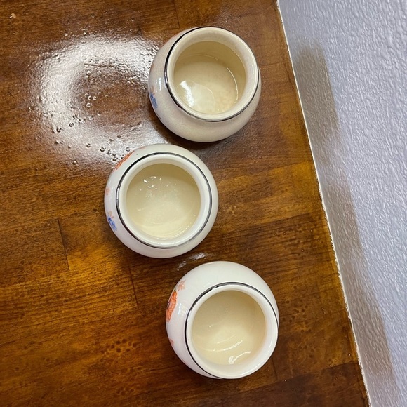 Vintage Bakerite 3.5" Earthenware Dishes w/ Flowers and Silver Trim Set of 3 - Picture 5 of 8